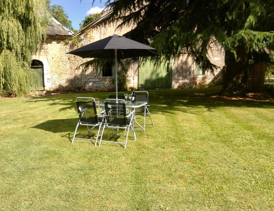 The Gatehouse At The Old Forge Villa Feuillade Bagian luar foto